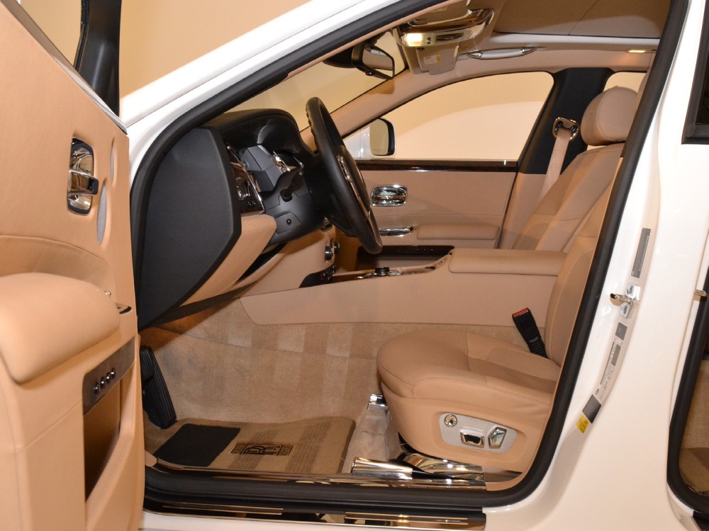 2011 Rolls-Royce Ghost Image 13