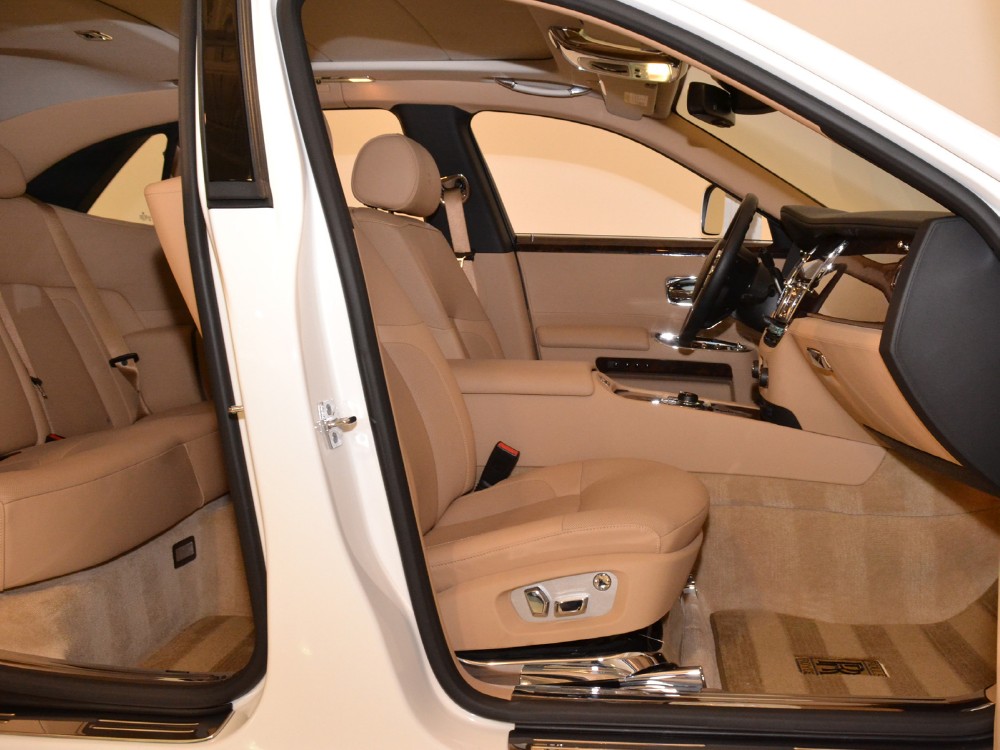 2011 Rolls-Royce Ghost Image 16