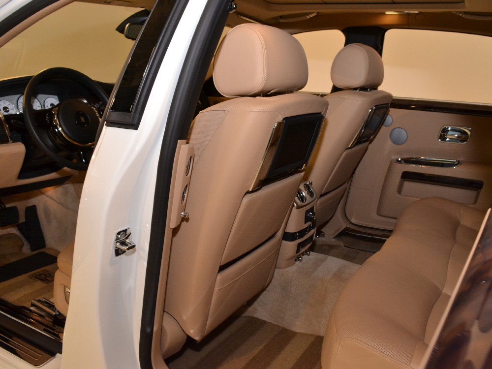 2011 Rolls-Royce Ghost Image 19