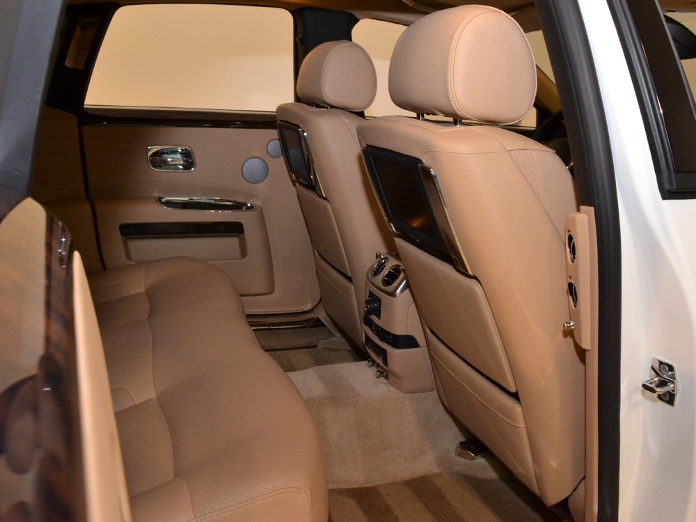 2011 Rolls-Royce Ghost Image 23