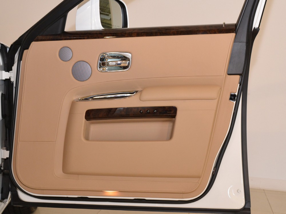 2011 Rolls-Royce Ghost Image 26
