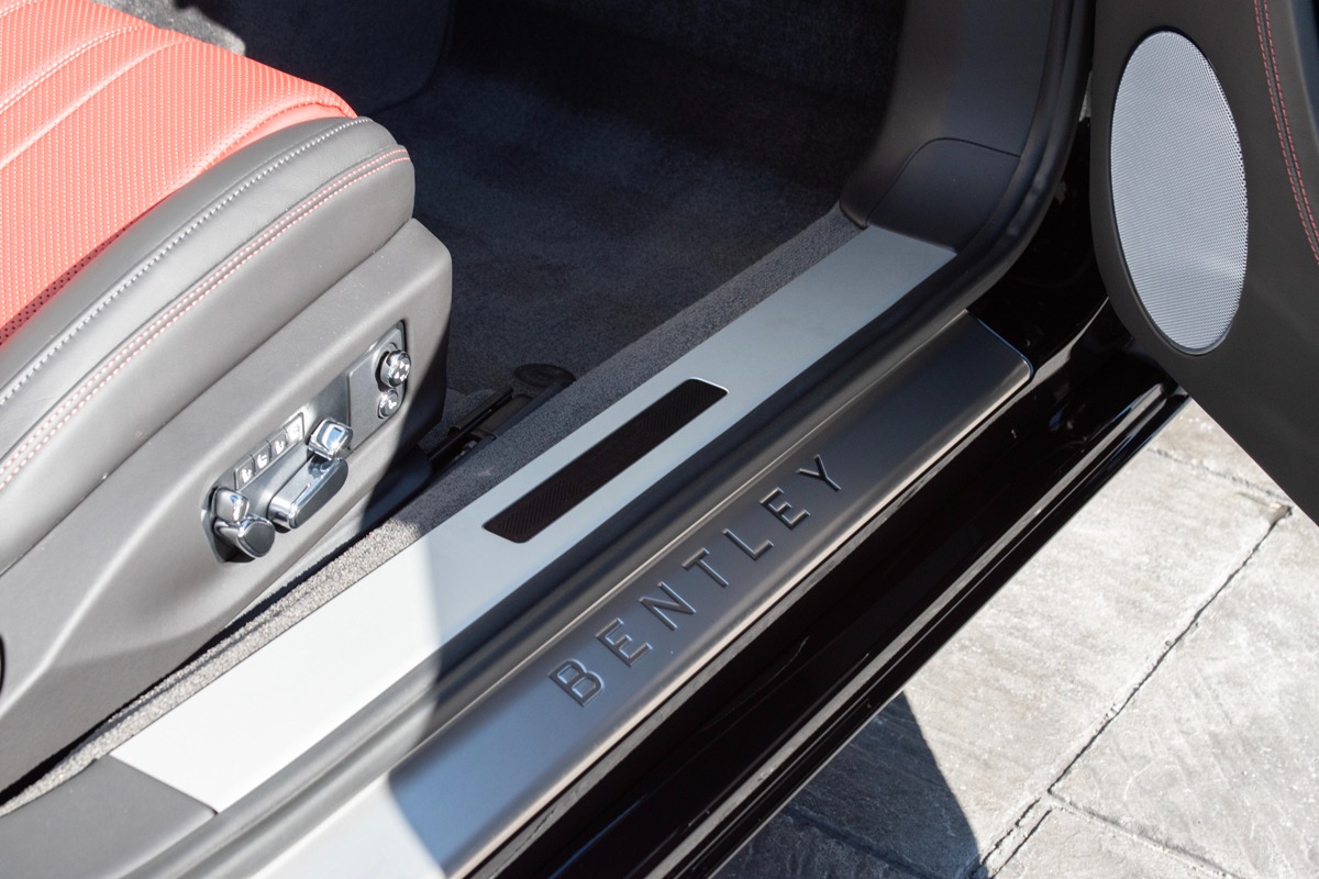 2021 Bentley Continental Convertible Image 15