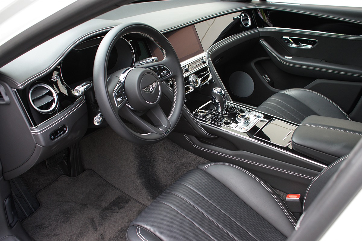 2021 Bentley Flying Spur Image 15