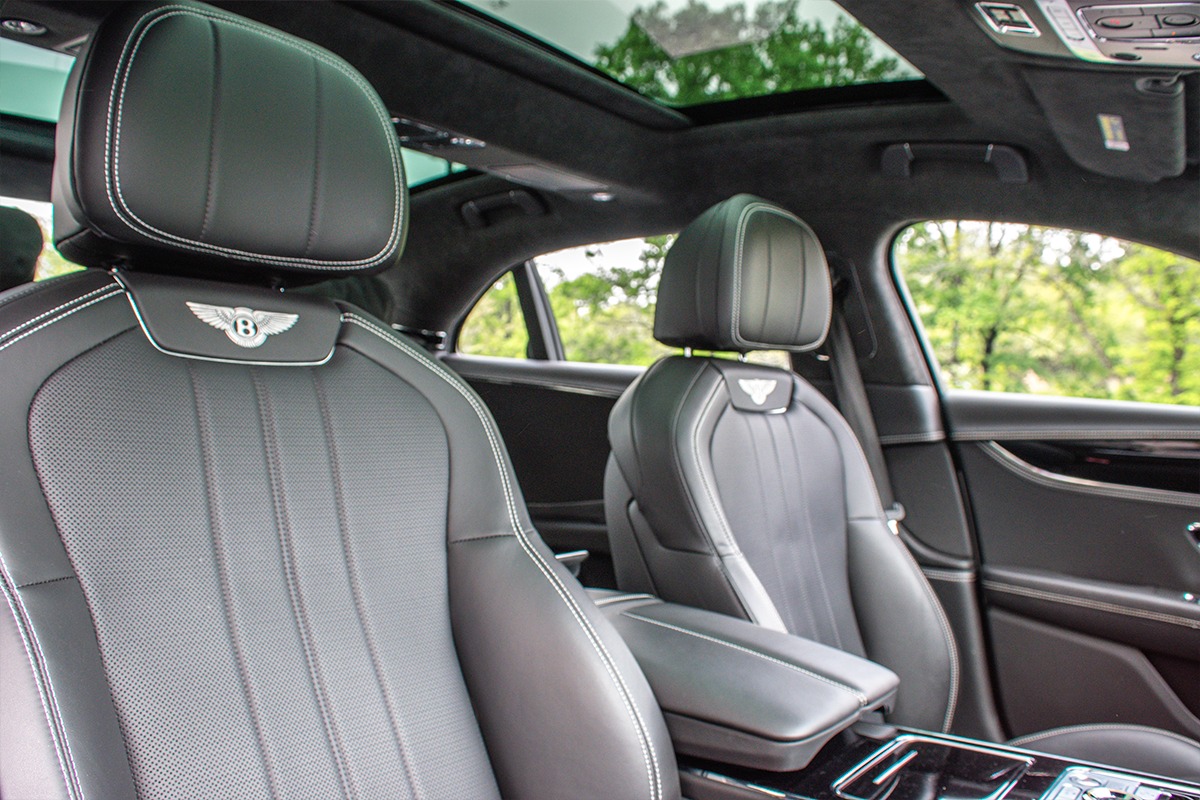 2021 Bentley Flying Spur Image 17