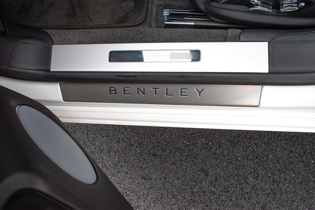2021 Bentley Flying Spur Image 23