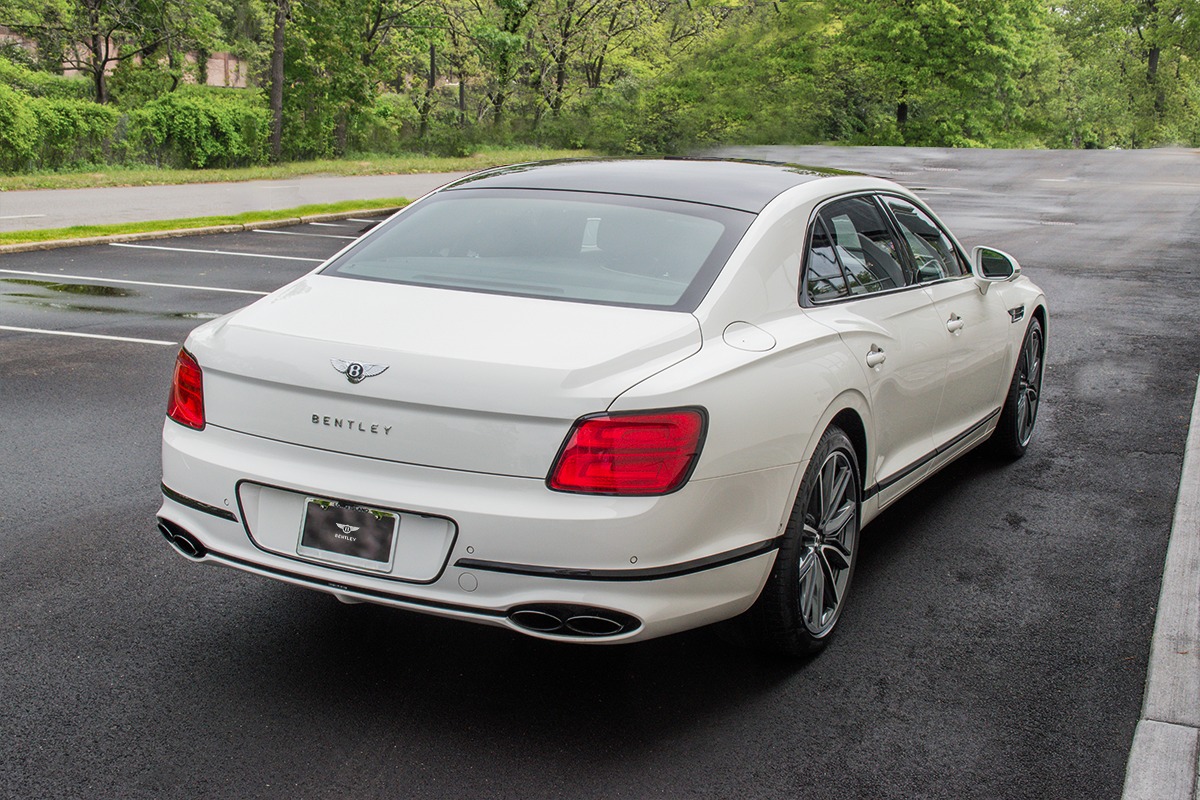 2021 Bentley Flying Spur Image 24
