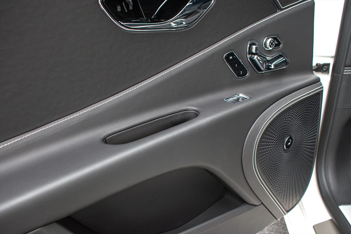 2021 Bentley Flying Spur Image 25