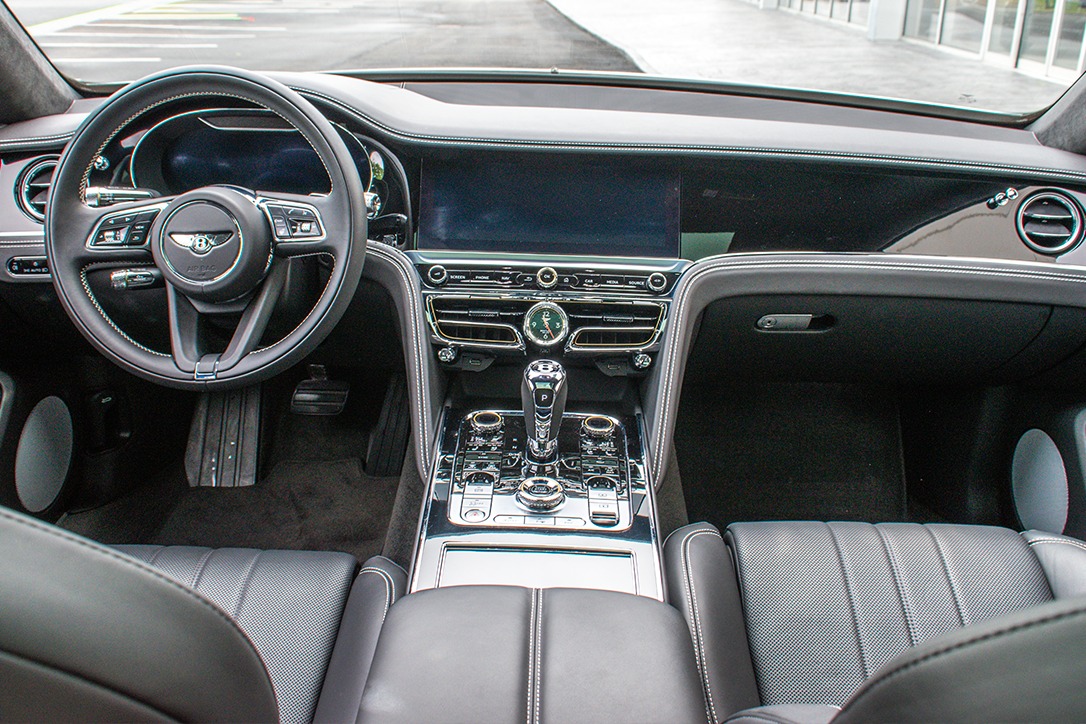 2021 Bentley Flying Spur Image 4