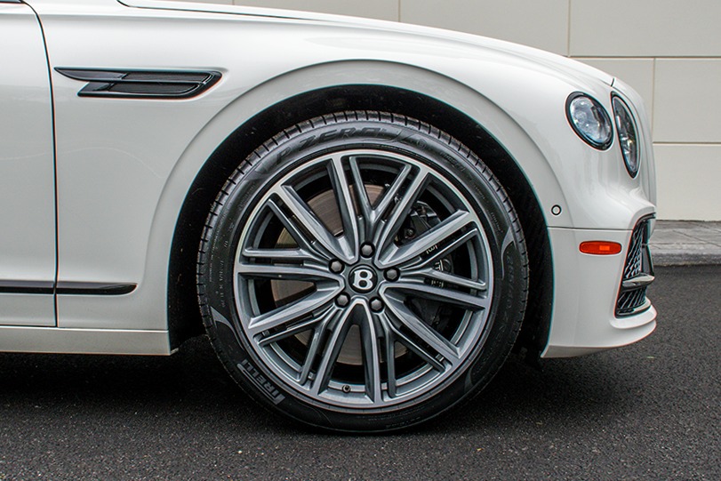 2021 Bentley Flying Spur Image 6