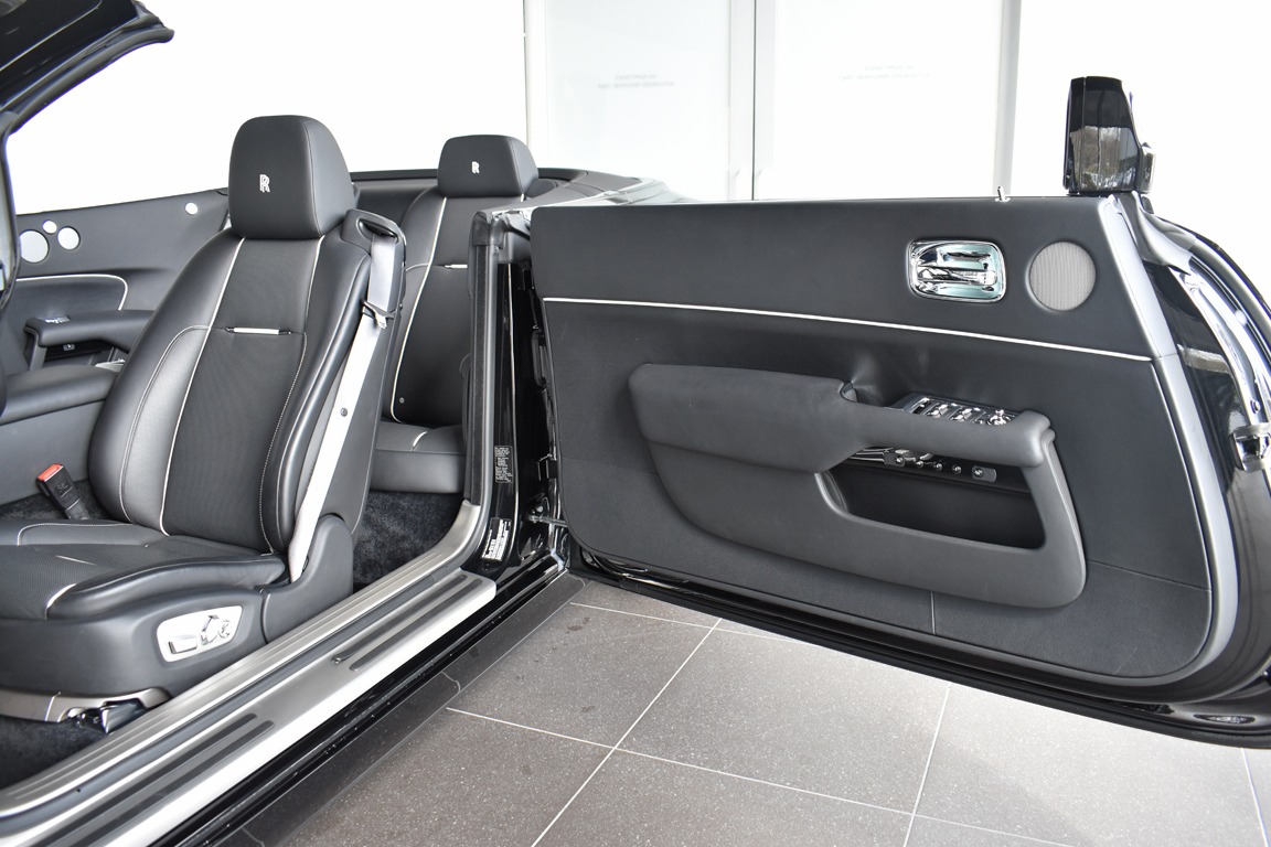 2017 Rolls-Royce Dawn Image 11