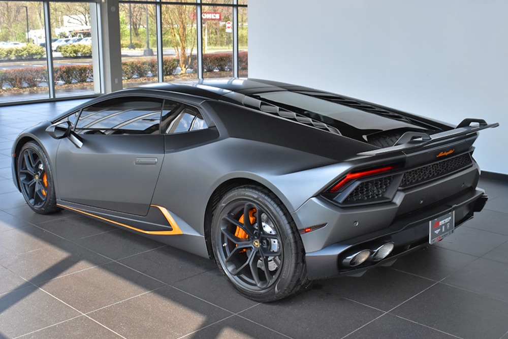 2017 Lamborghini Huracan Image 2