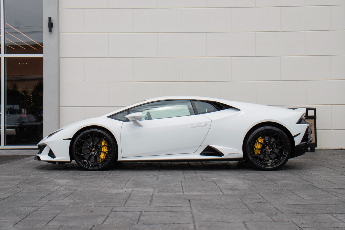2021 Lamborghini Huracan Image 3