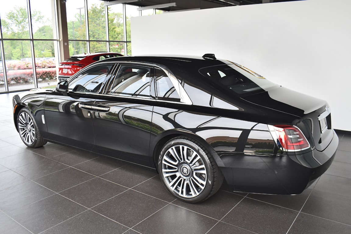 2021 Rolls-Royce Ghost Image 2