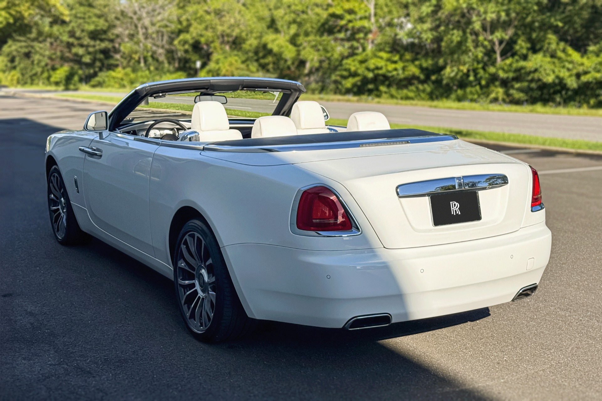 2021 Rolls-Royce Dawn Image 8