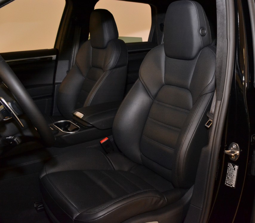 2012 Porsche Cayenne Image 13