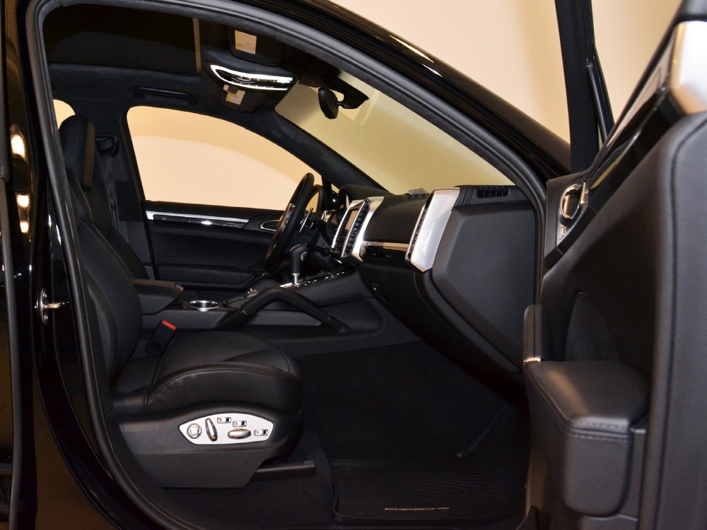 2012 Porsche Cayenne Image 15
