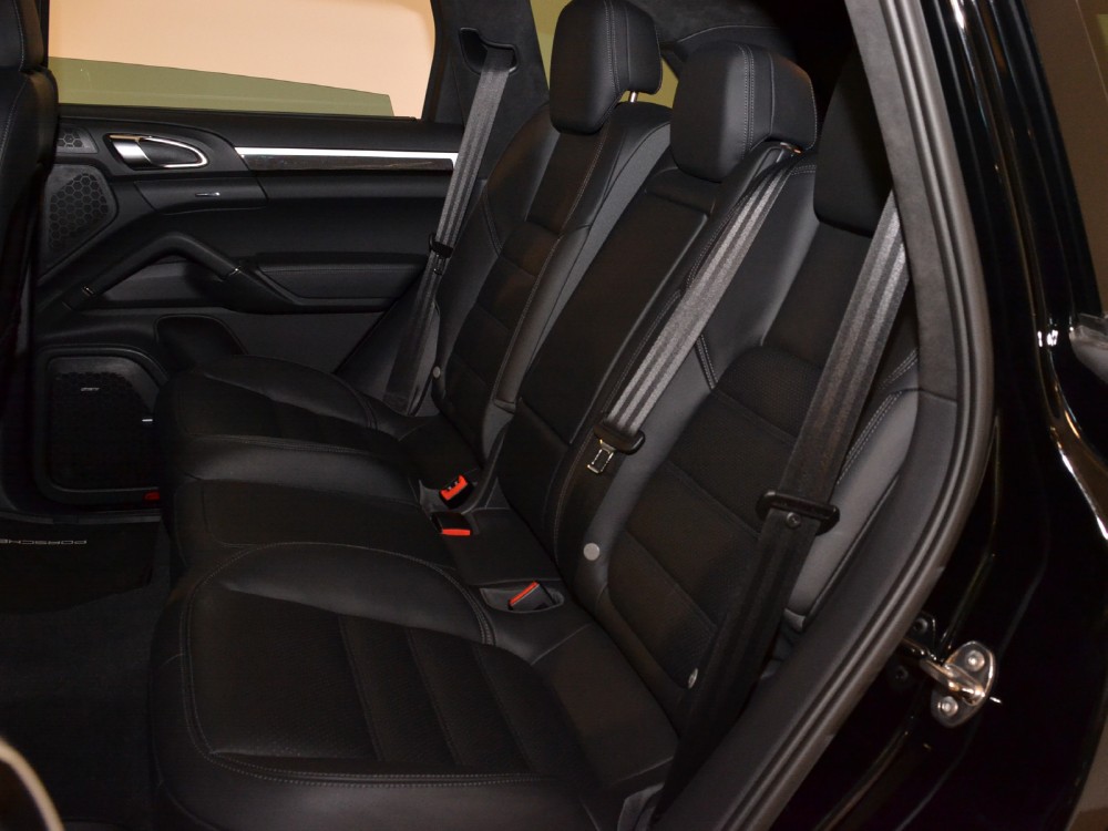 2012 Porsche Cayenne Image 17