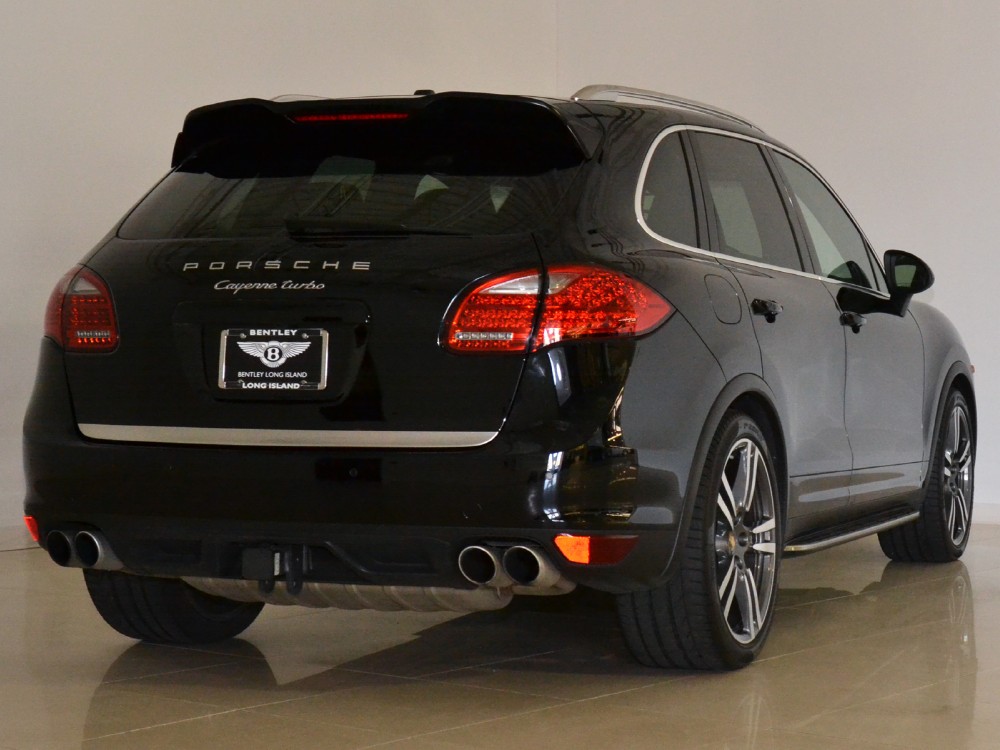 2012 Porsche Cayenne Image 2