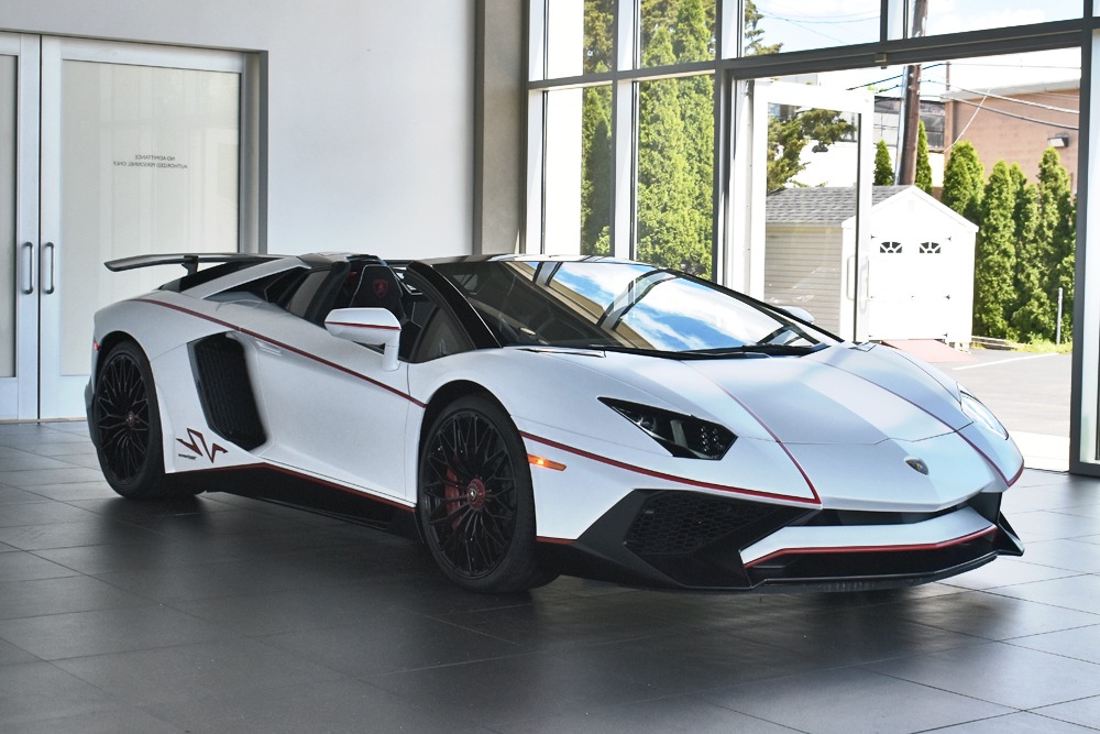 2017 Lamborghini Aventador Image 9