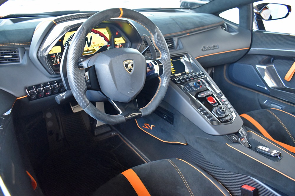 2017 Lamborghini Aventador Image 3