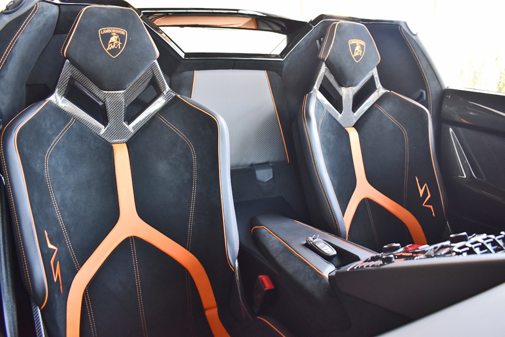 2017 Lamborghini Aventador Image 7