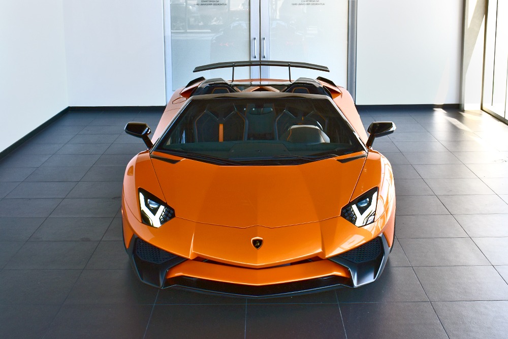 2017 Lamborghini Aventador Image 9