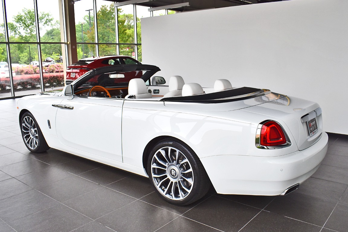 2018 Rolls-Royce Dawn Image 2