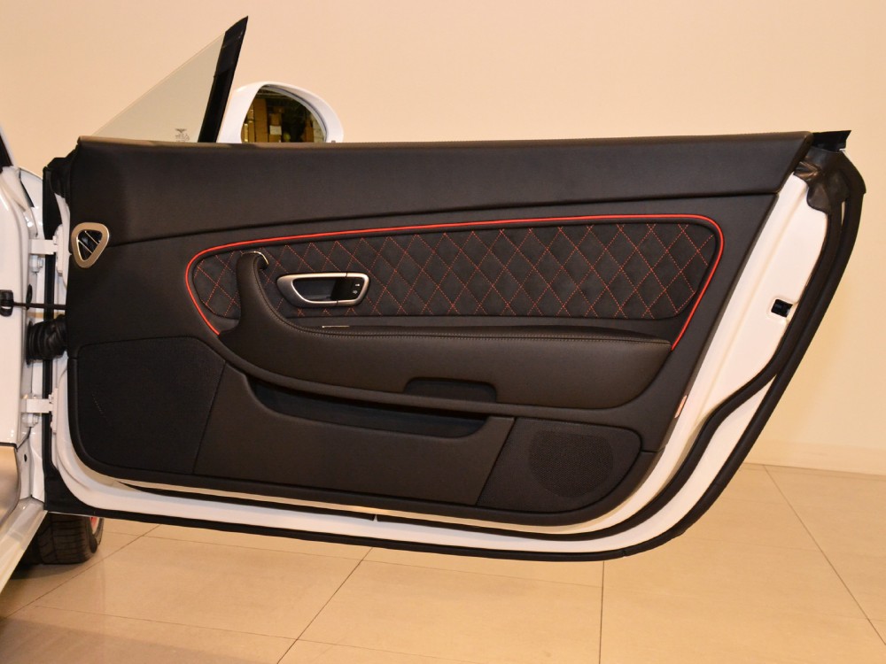 2012 Bentley Continental Supersports Convertible Image 28