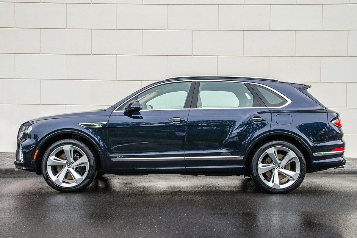 2021 Bentley Bentayga Image 14