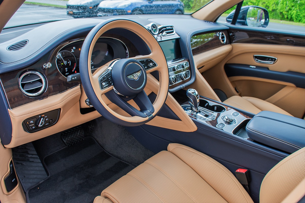 2021 Bentley Bentayga Image 7
