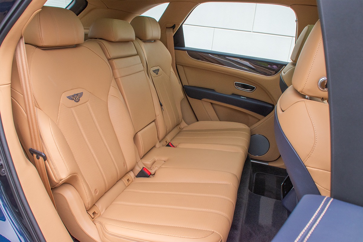 2021 Bentley Bentayga Image 9