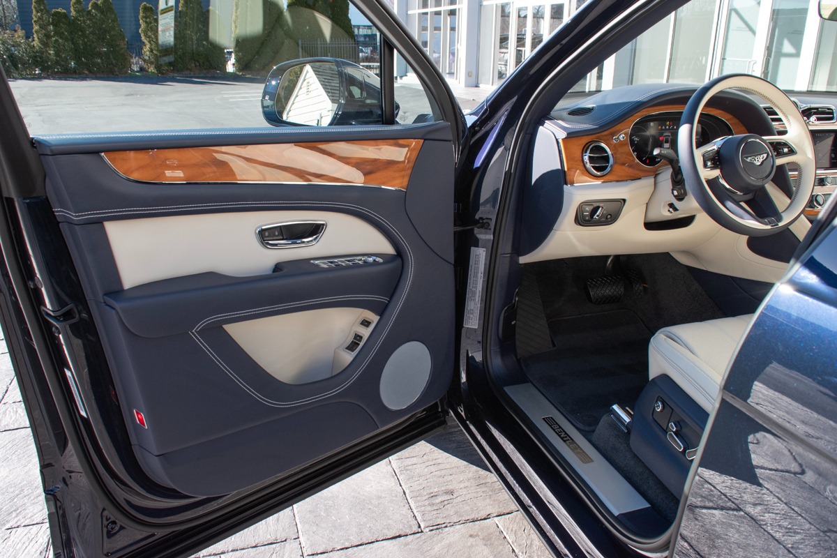2021 Bentley Bentayga V8 Image 11