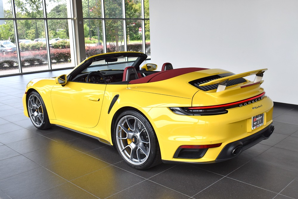 2021 Porsche 911 Image 2