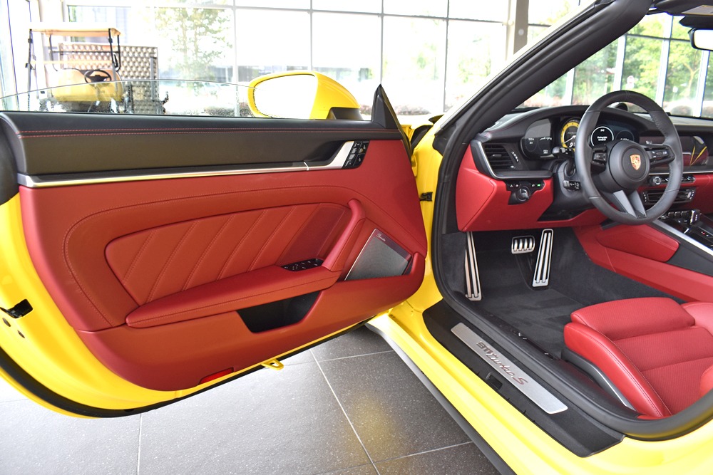 2021 Porsche 911 Image 8