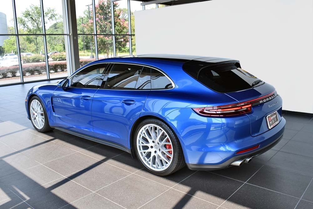 2018 Porsche Panamera Image 2