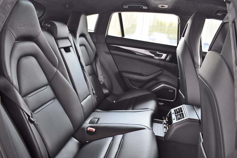2018 Porsche Panamera Image 9