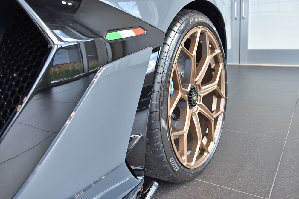 2021 Lamborghini Aventador SVJ Roadster Image 16