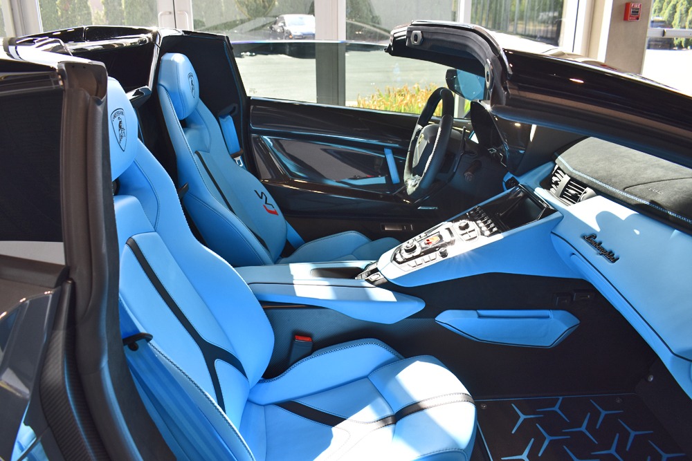 2021 Lamborghini Aventador SVJ Roadster Image 8