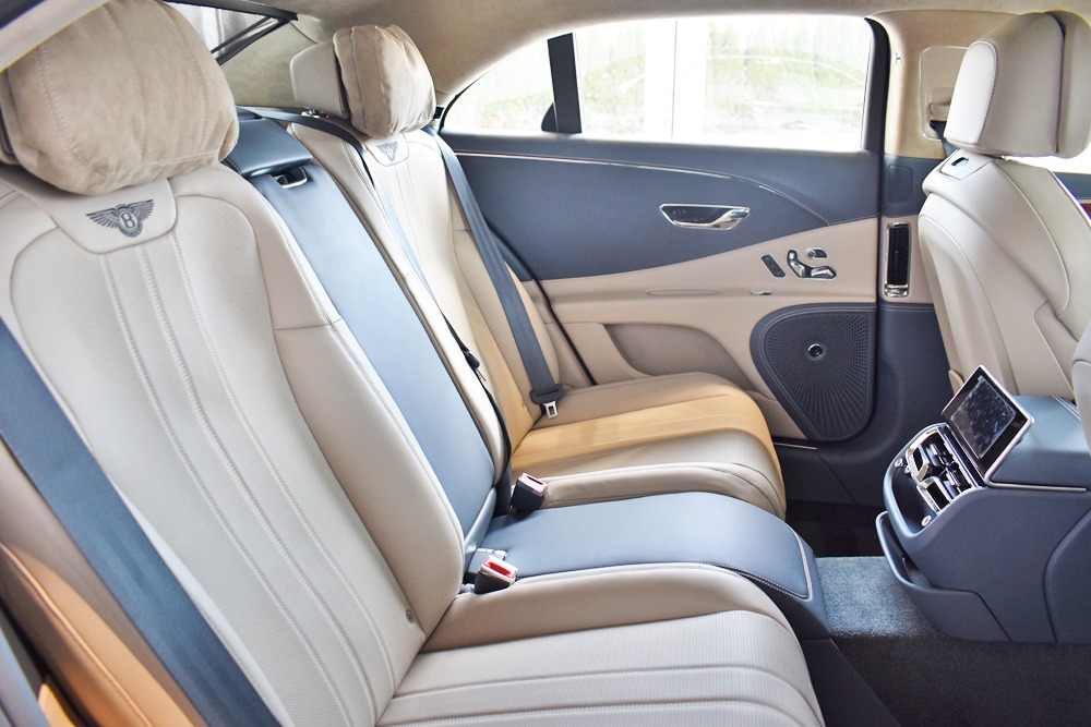 2022 Bentley Flying Spur Image 16
