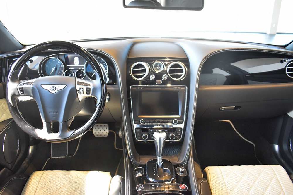 2017 Bentley Flying Spur Image 9