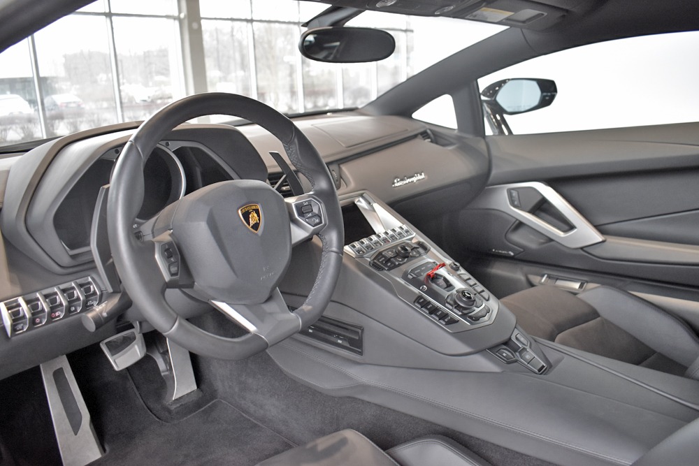 2014 Lamborghini Aventador Image 10