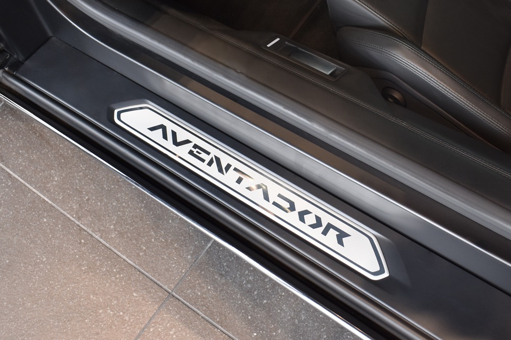 2014 Lamborghini Aventador Image 11