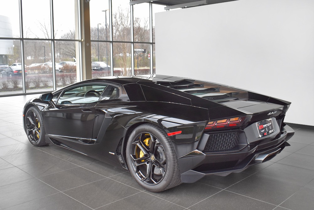 2014 Lamborghini Aventador Image 4