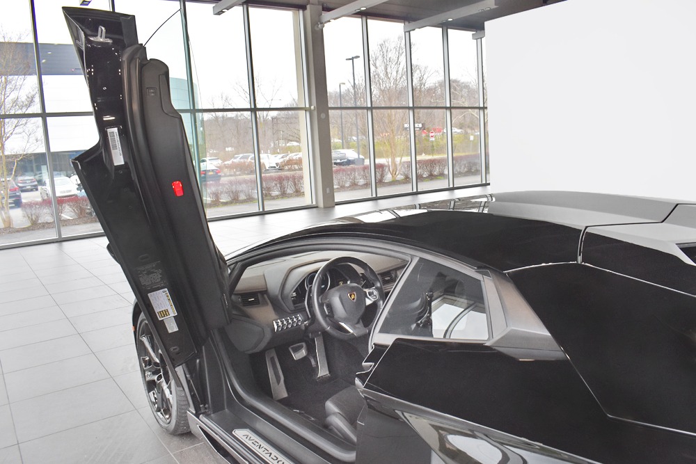 2014 Lamborghini Aventador Image 6