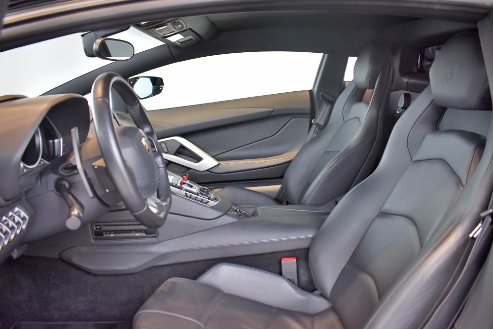 2014 Lamborghini Aventador Image 7