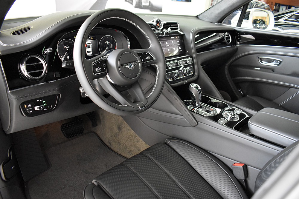 2022 Bentley Bentayga V8 Image 3