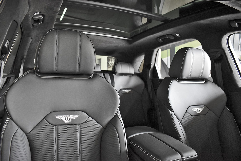 2022 Bentley Bentayga V8 Image 7