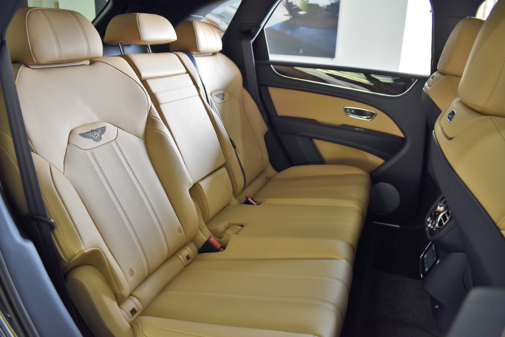 2022 Bentley Bentayga V8 Image 9