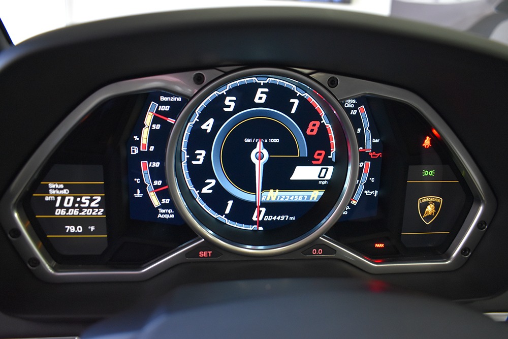 2013 Lamborghini Aventador Image 4