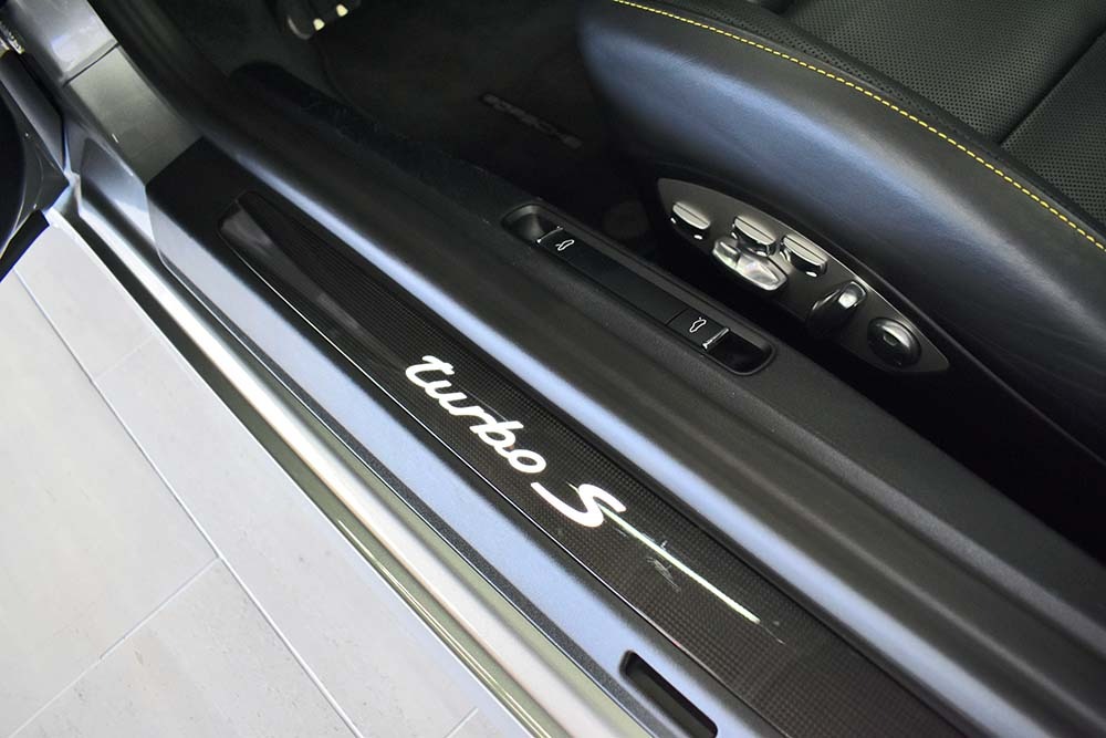 2017 Porsche 911 Image 12